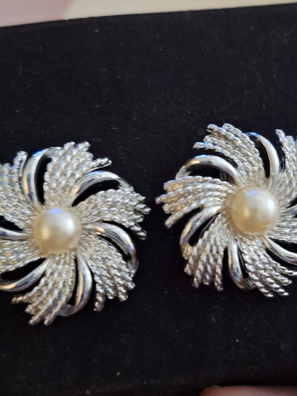 Vintage Sarah Coventry Silvery Sunburst Brooch And Clip On Earrings